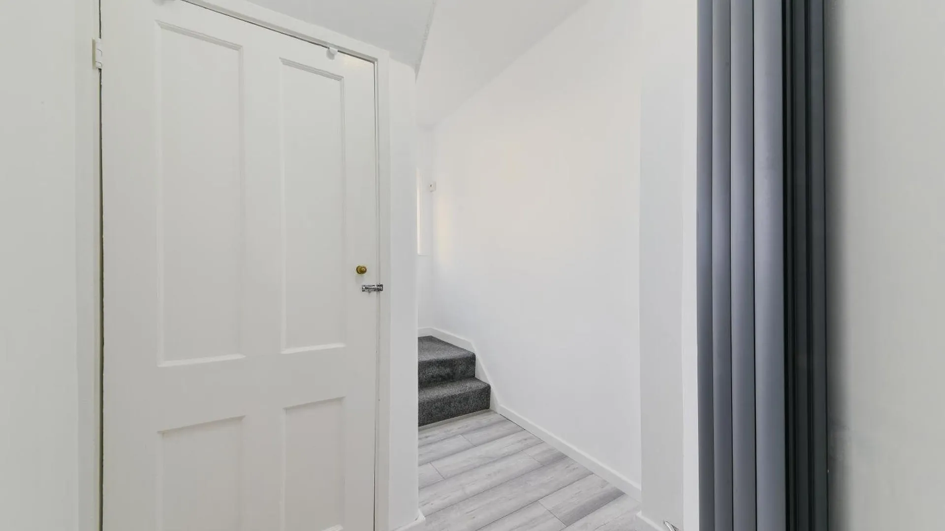 Bromley Serviced Apartments - Beckenham Place Park - London - 2 Bed House - Free Parking - 2 Beds 1 Sofabed